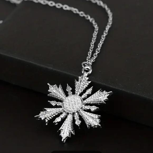 Generic Jewelry - Snowflake necklace from Anna Frozen - Once upon a time.